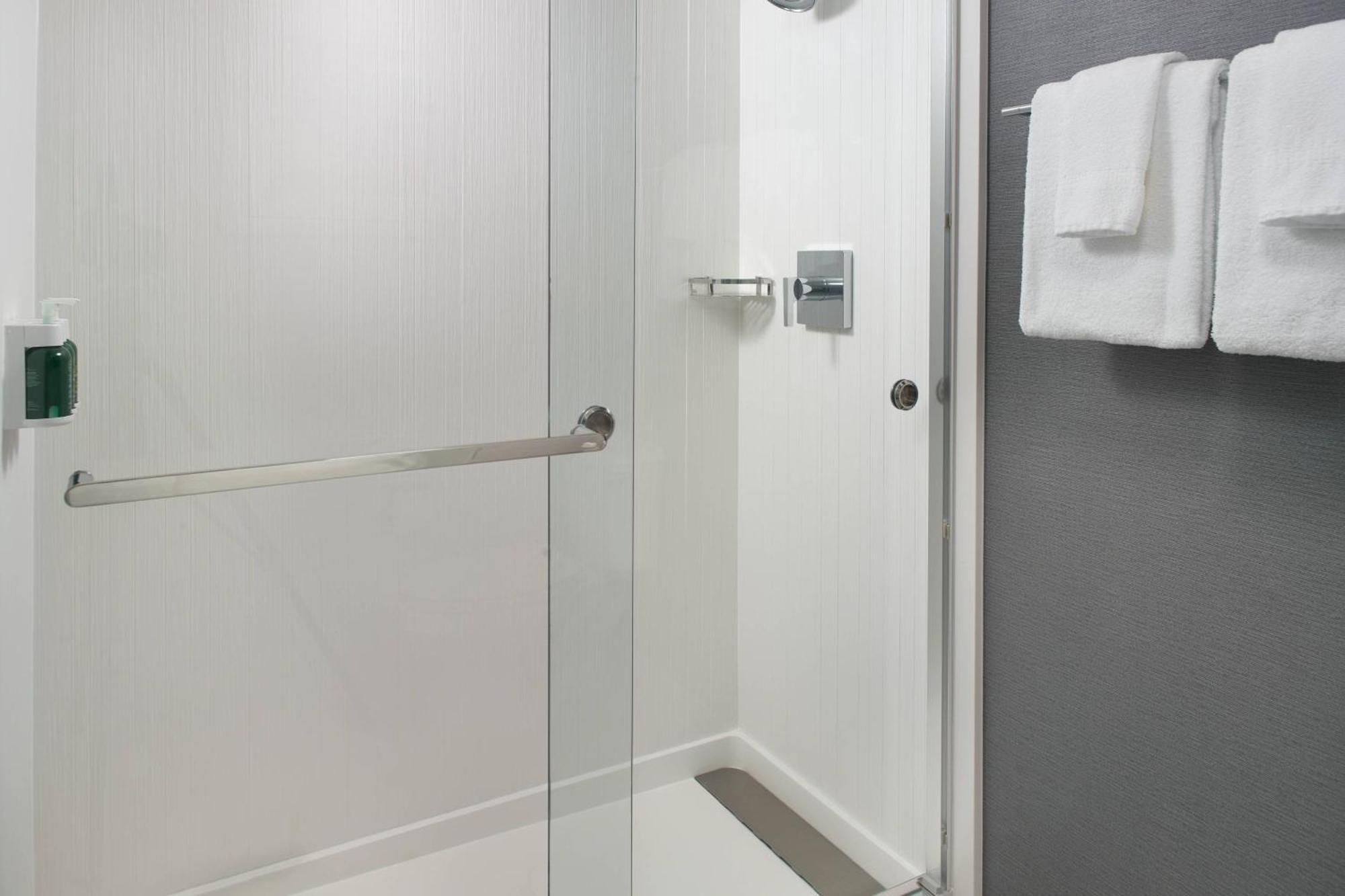 Courtyard By Marriott Raleigh Midtown Otel Dış mekan fotoğraf