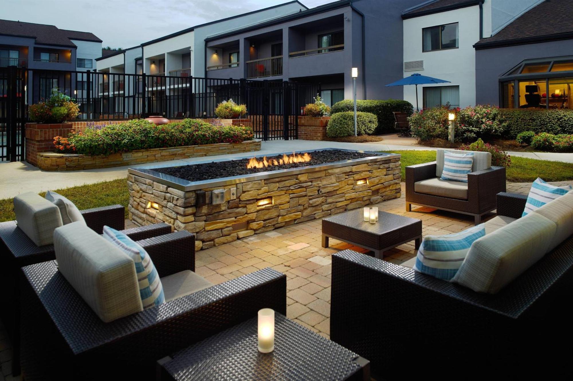 Courtyard By Marriott Raleigh Midtown Otel Dış mekan fotoğraf