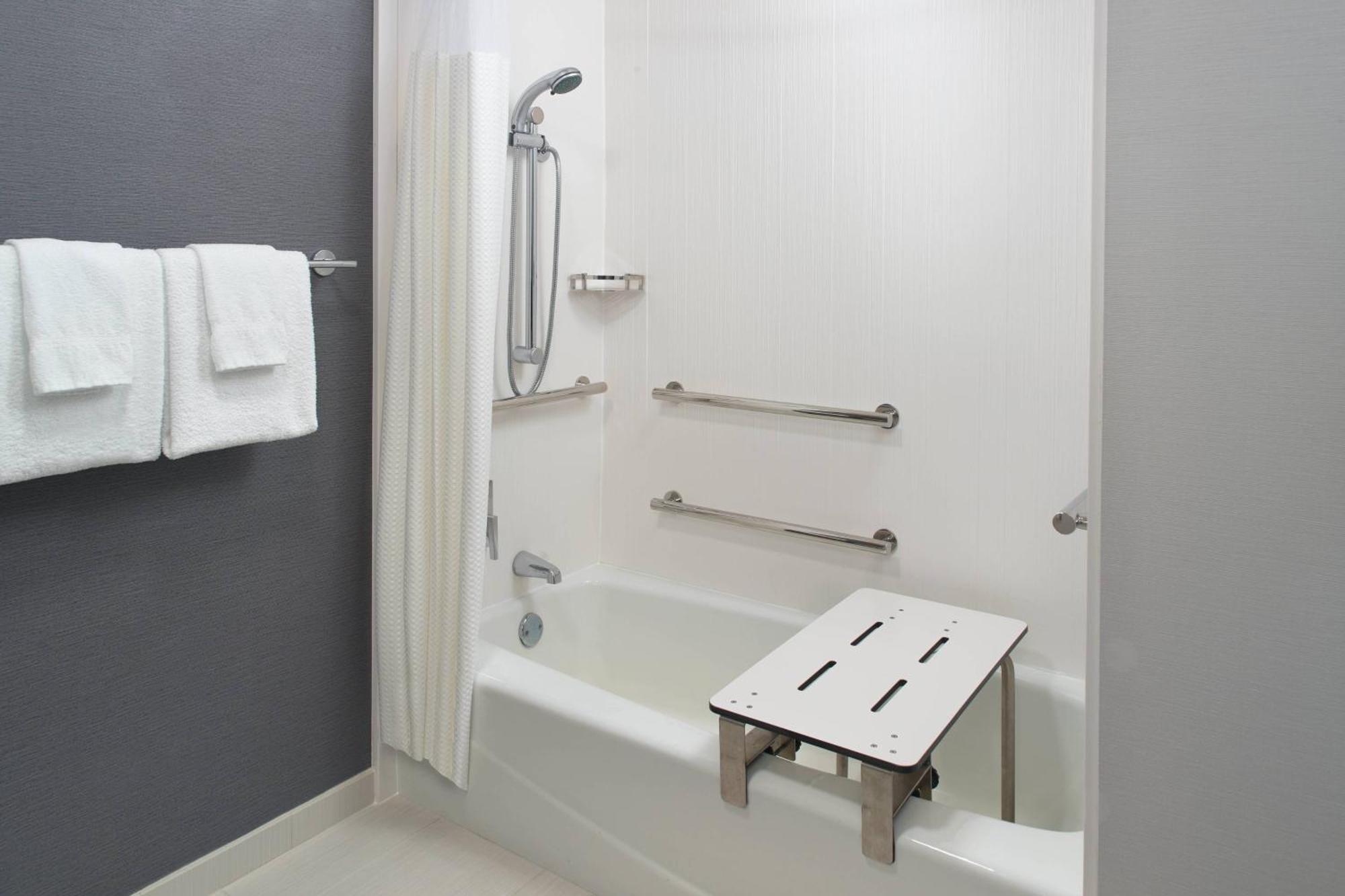 Courtyard By Marriott Raleigh Midtown Otel Dış mekan fotoğraf