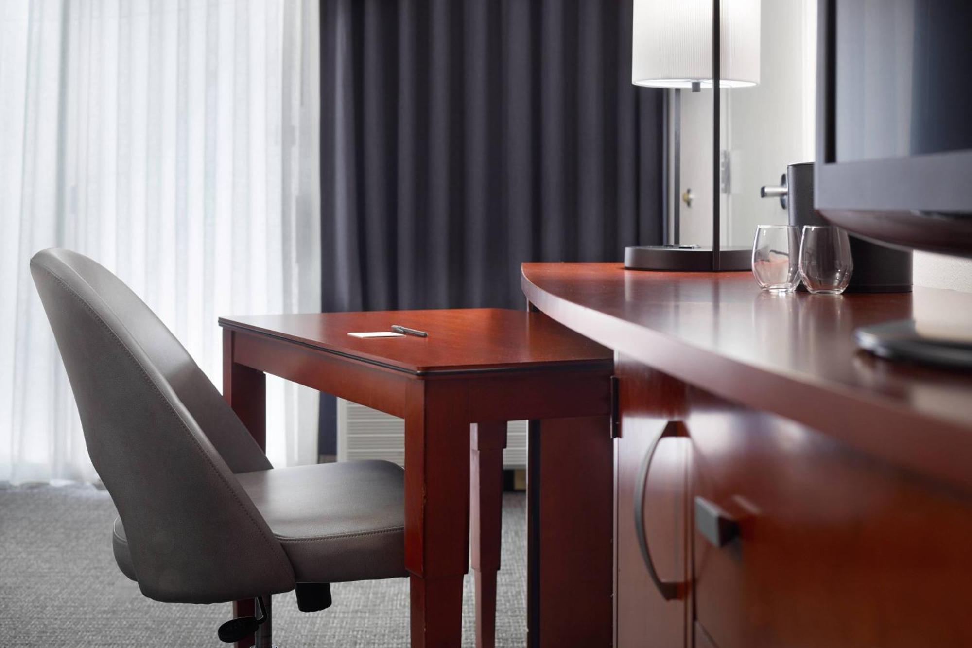Courtyard By Marriott Raleigh Midtown Otel Dış mekan fotoğraf
